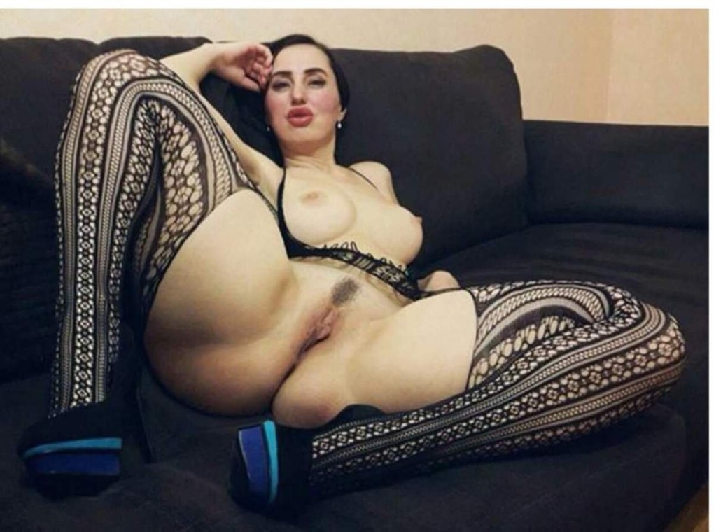 Голые бабы с широкими бедрами