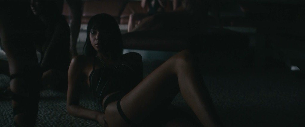 Naked Courtney Eaton in perfect ANCENSORED
