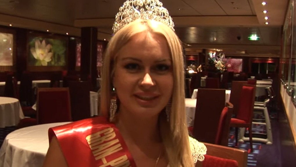 Марина Африкантова в купальнике