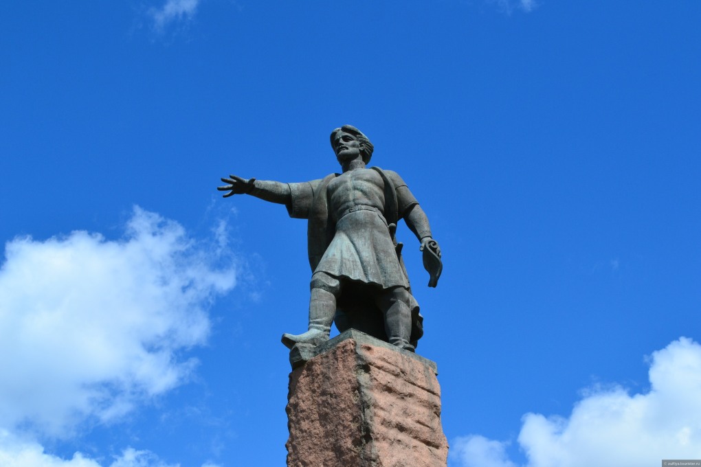 Парнуха Мехринигори Рустам