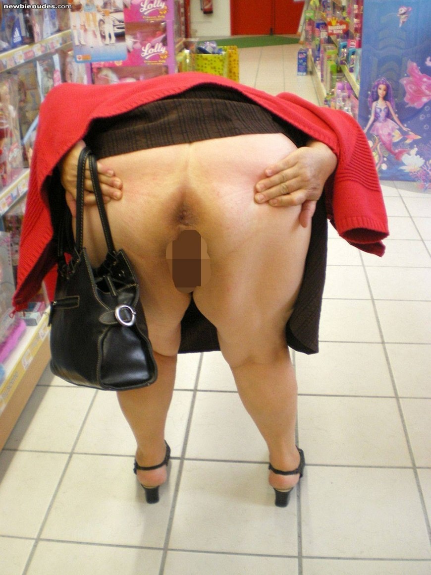 Голые попки старых женщин