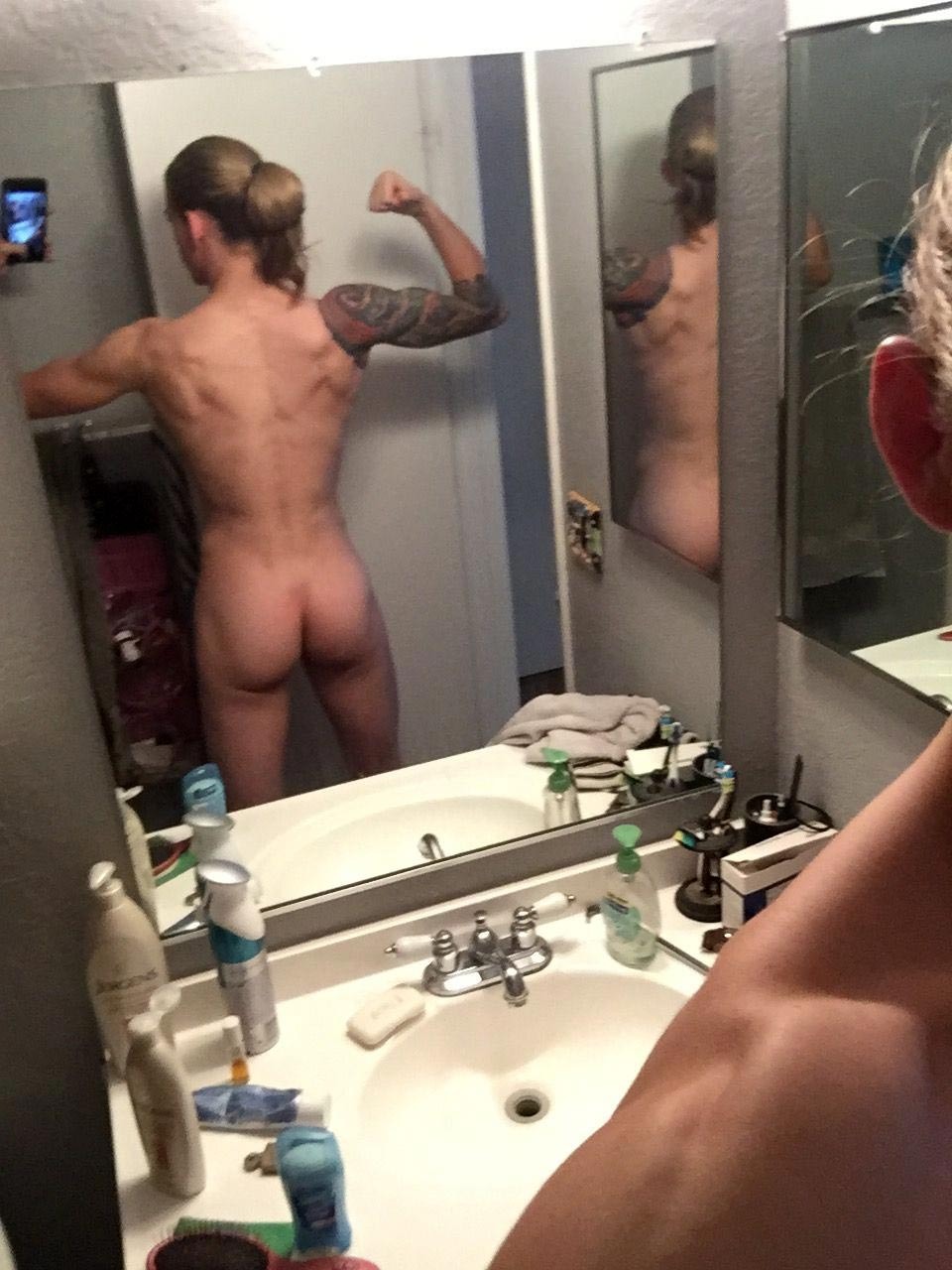 Эмбер Николь Миллер nude