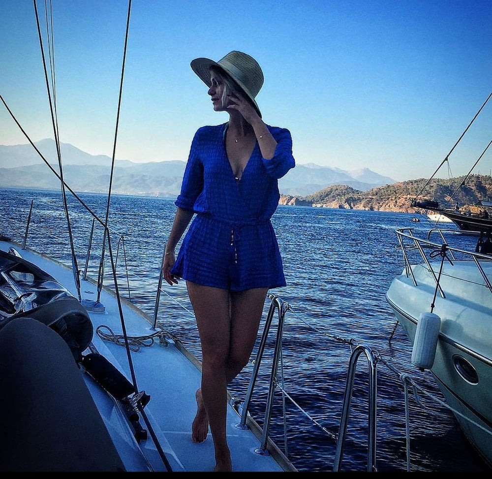 Диша Патани Bikini