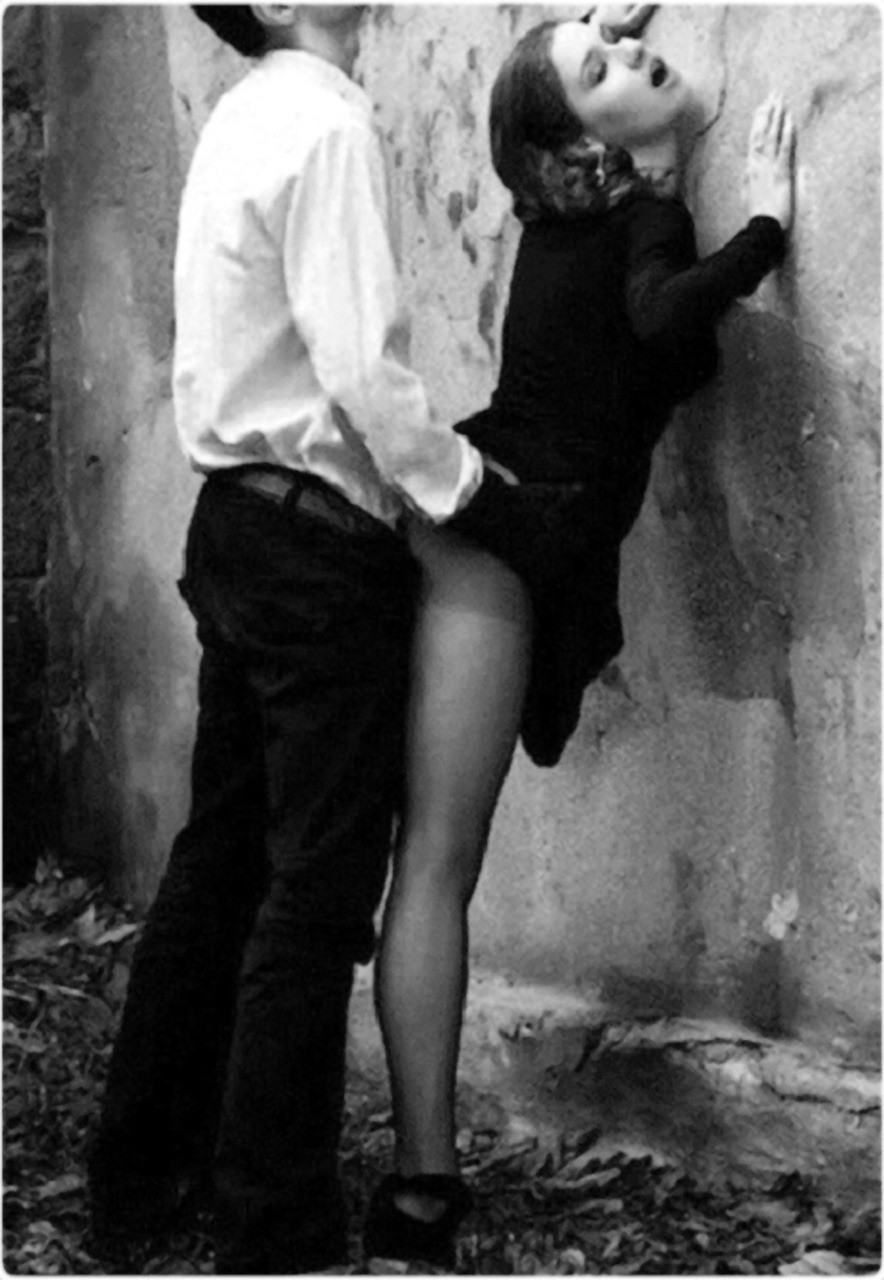 Мжм в эротической одежде