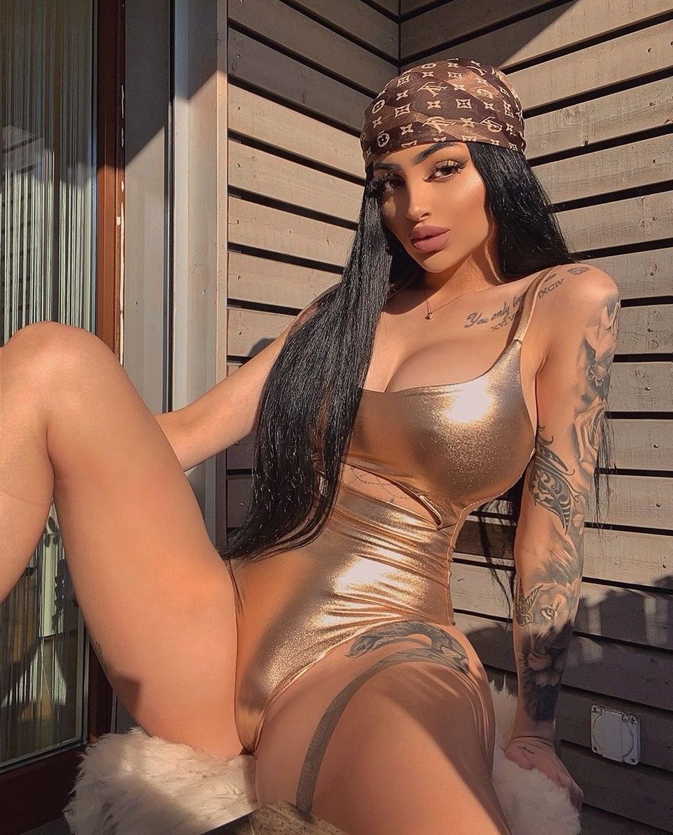 Виктория Алонсо big fake tits