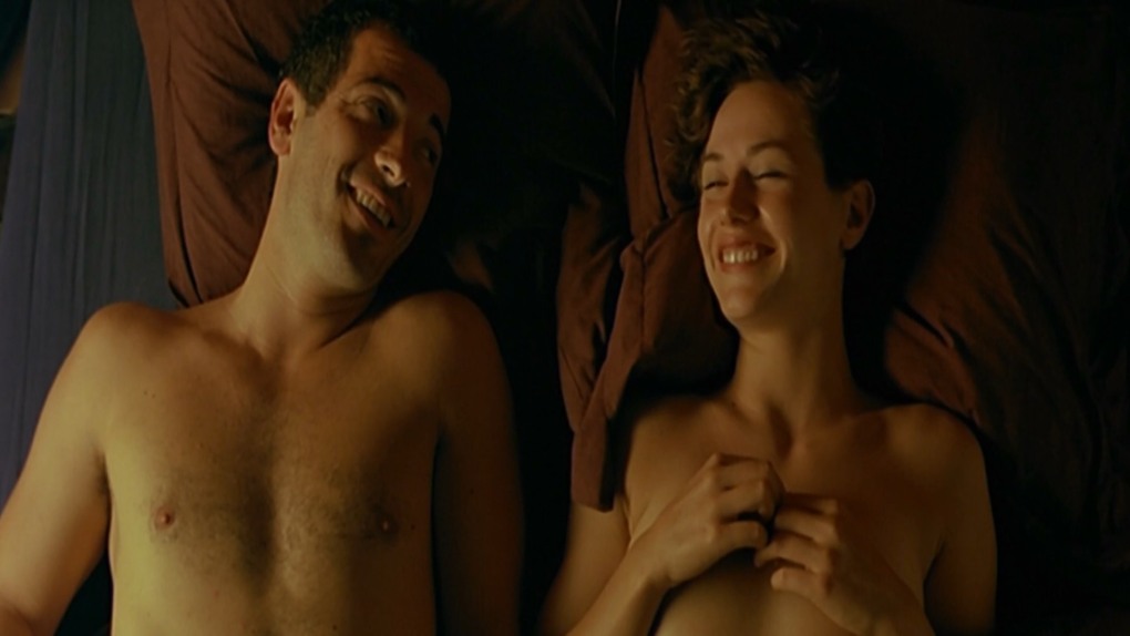 Сесиль де Франс топлес