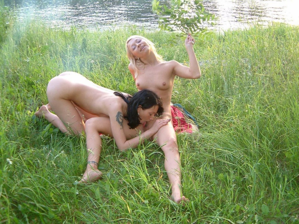 Cfnm gladirex в лесу унижение