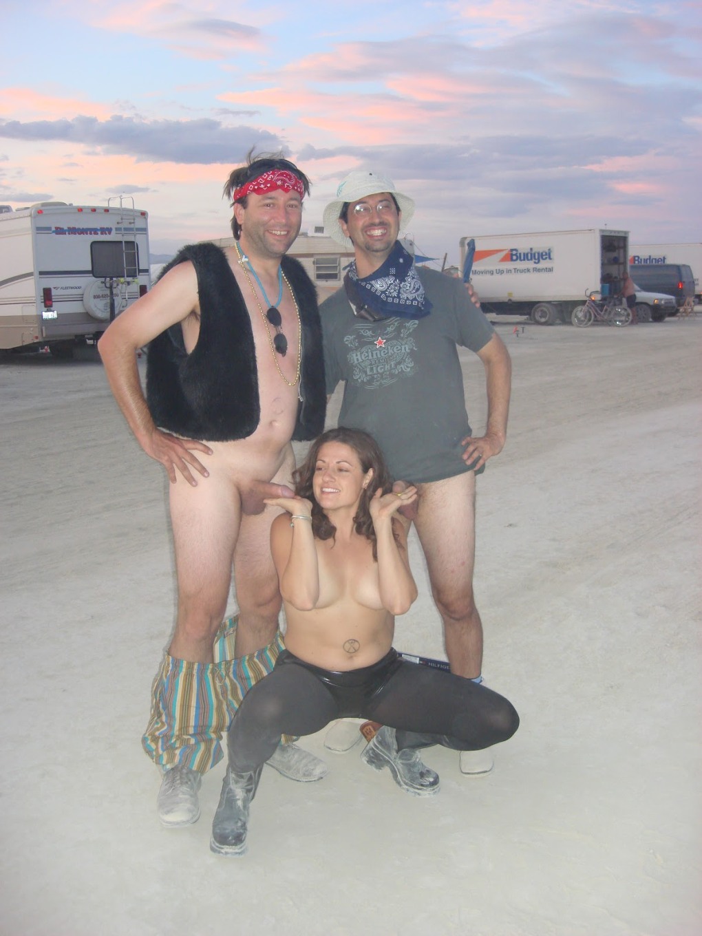 Burning man фестиваль голые