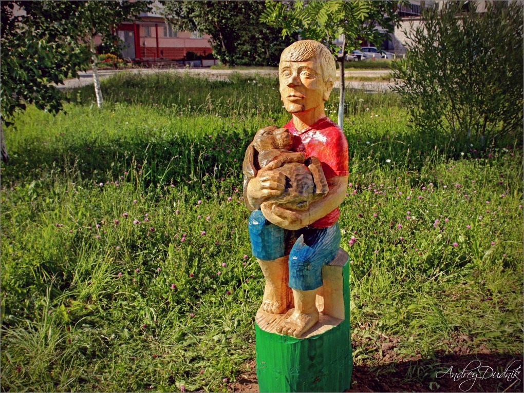 Сквер деревянных скульптур Советск