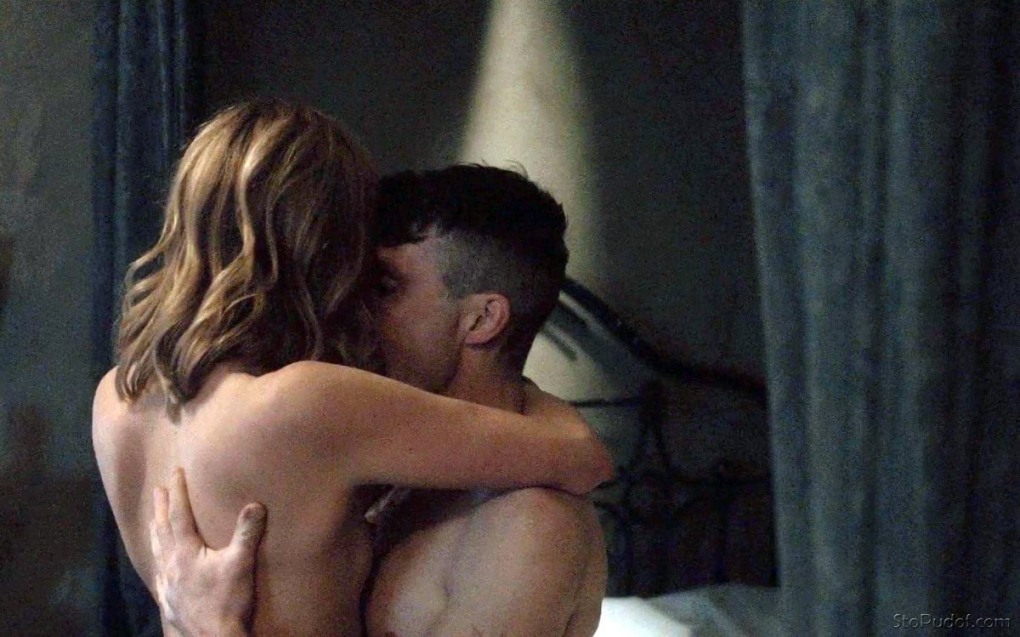 Annabelle Wallis в купальнике