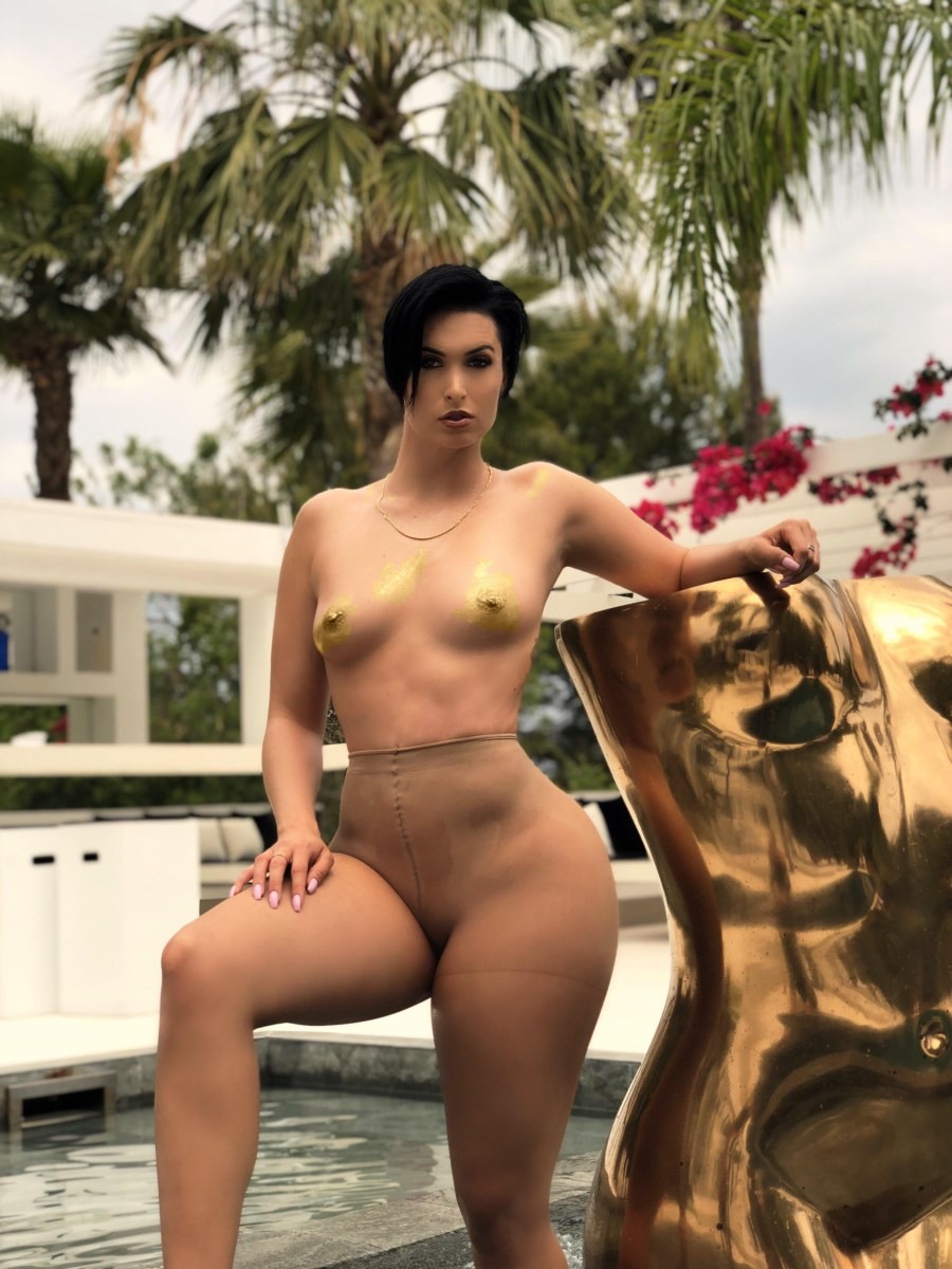 Захру Элис (Zahra Elise) секси