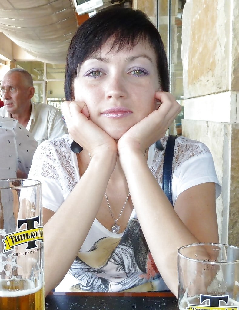 Лена Лялькина в купальнике
