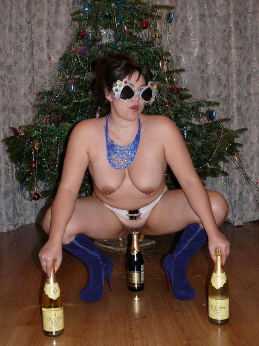 Пьяные голые на новый год
