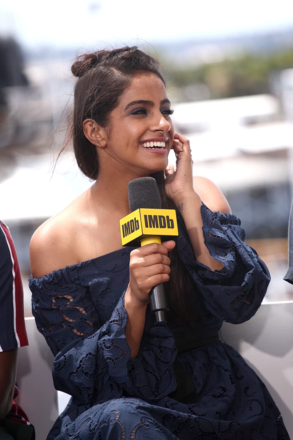 Нилам Гилл ню