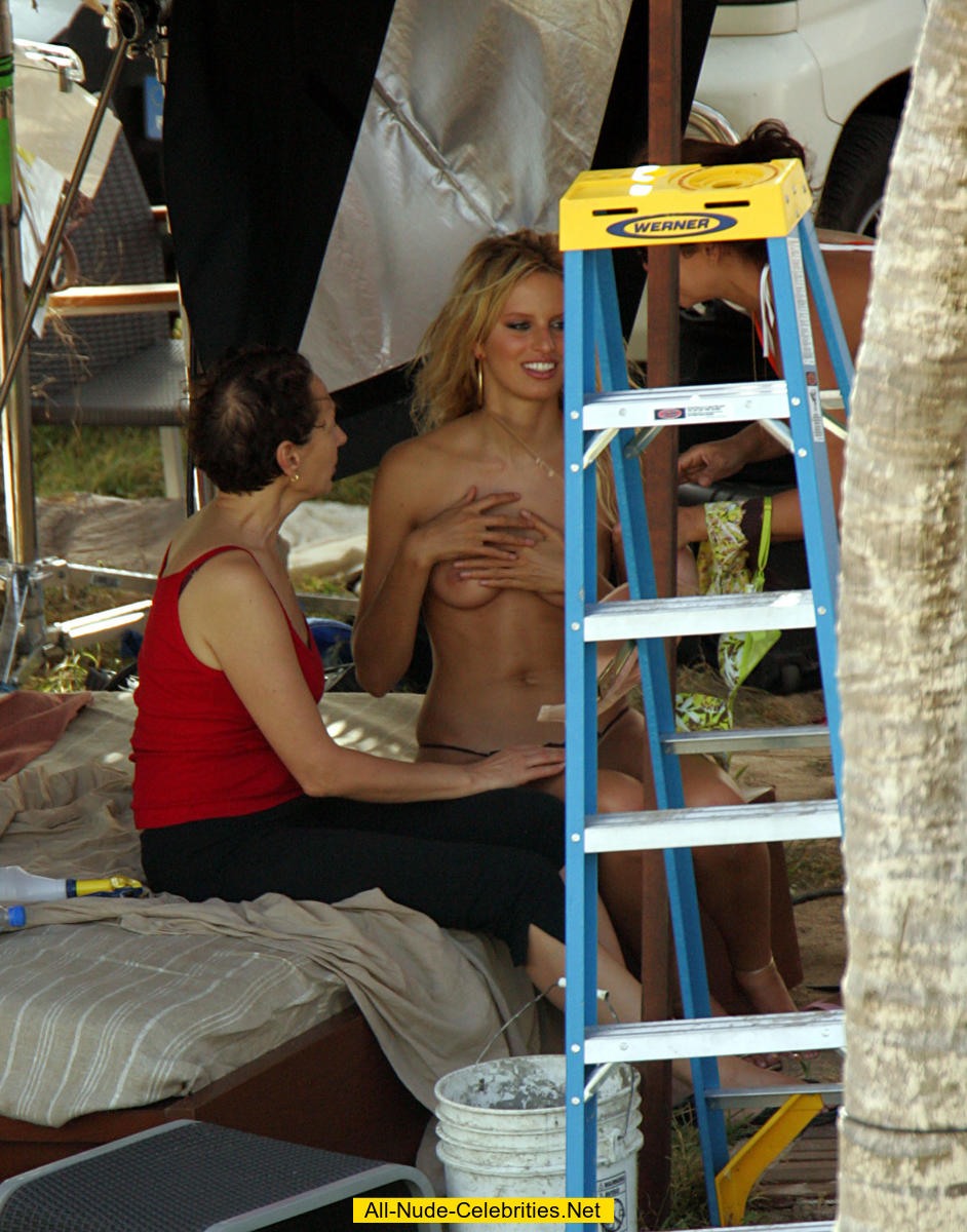 Адриана Скленарикова-карамбё ню