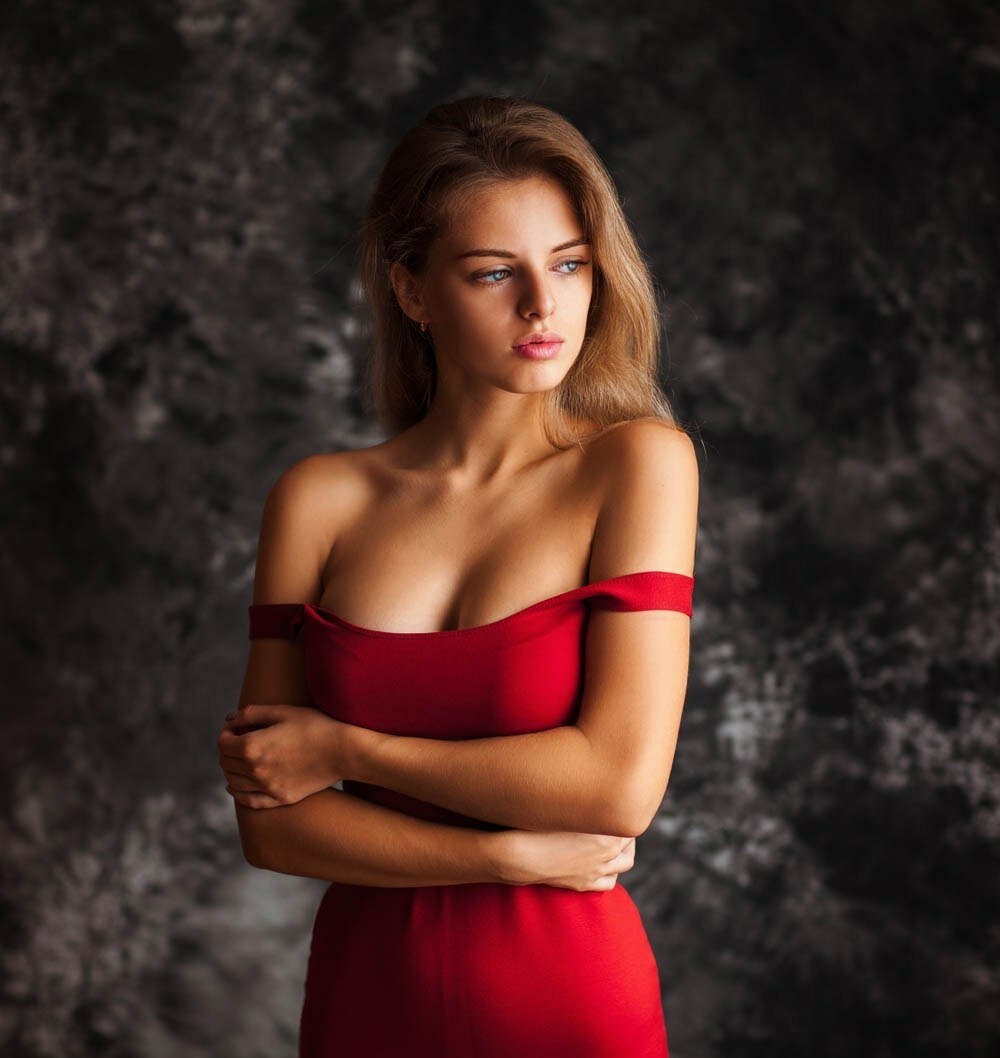 Алина Гилева ведущая