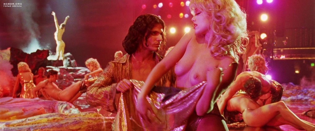 Элизабет Беркли Showgirls