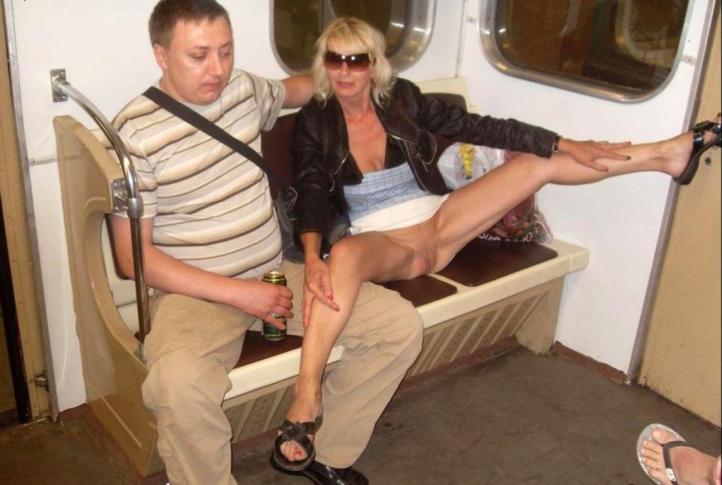 Голые зрелые в транспорте
