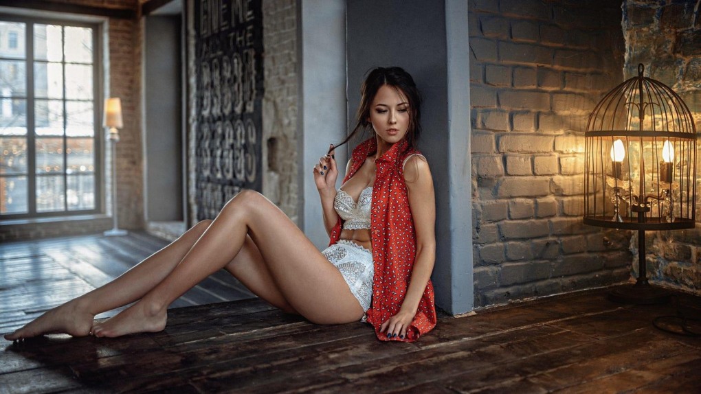 Catherine Paiz купальнике