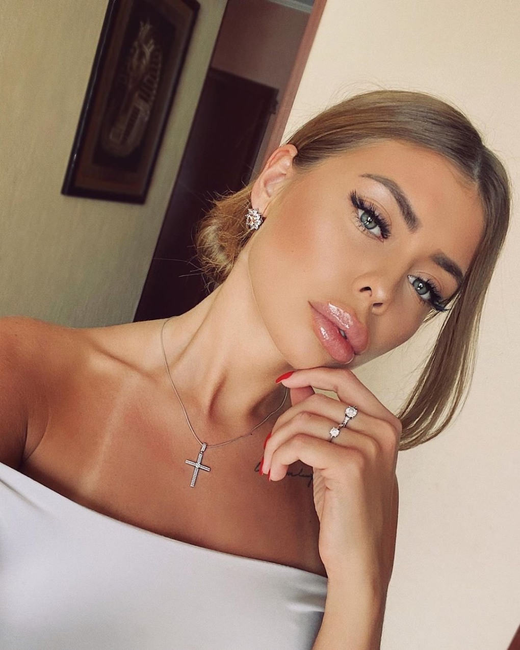 Дина саева Maxim