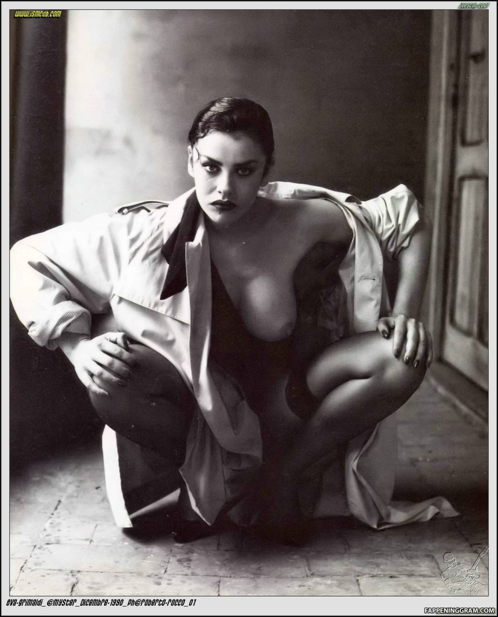 Ева Гримальди между ангелом nude