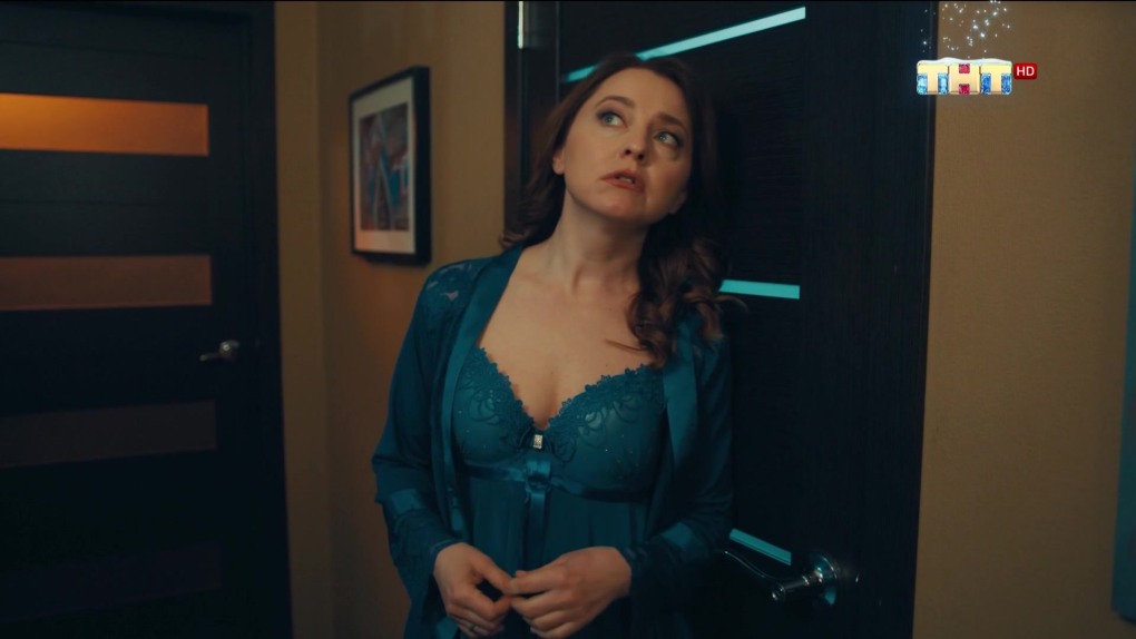 Таня из сериала САШАТАНЯ В Нижнем белье