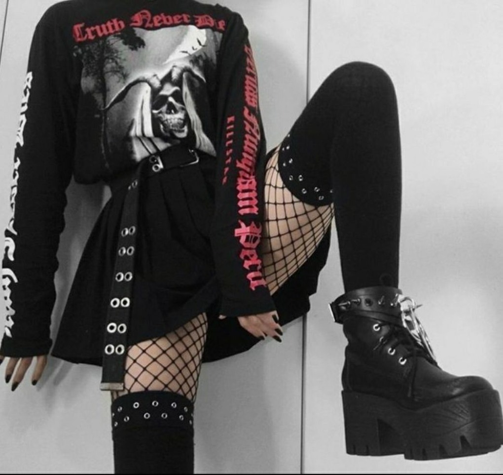 Goth outfit Грандж 2020 одежда