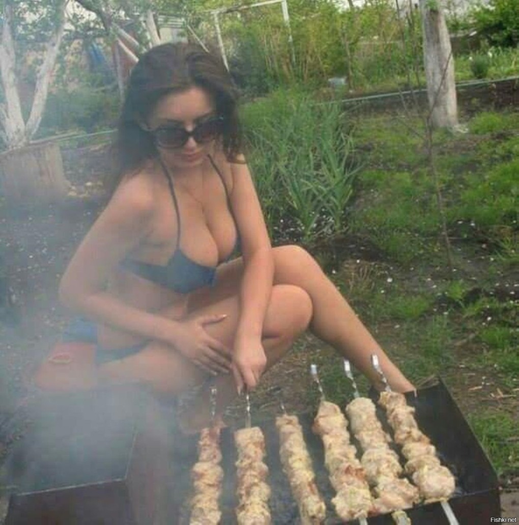 Девчонки на шашлыках