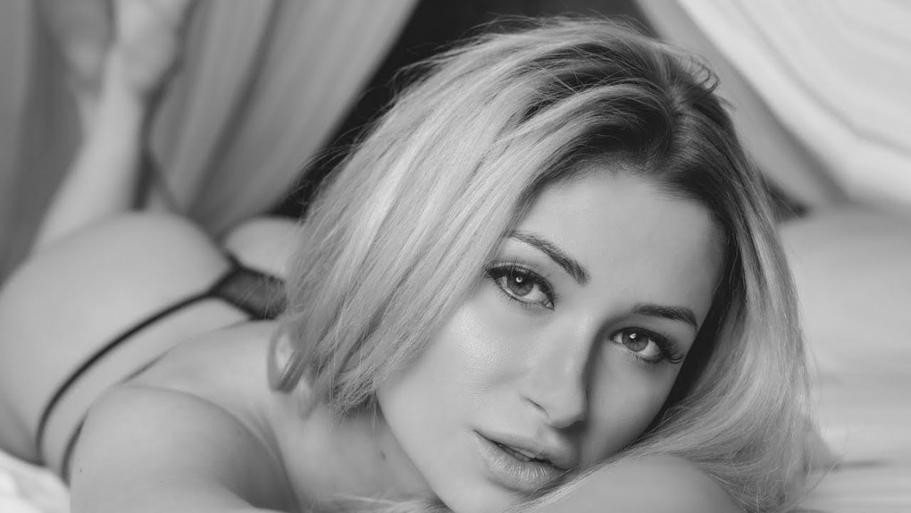 Интимные снимки Саратовской
