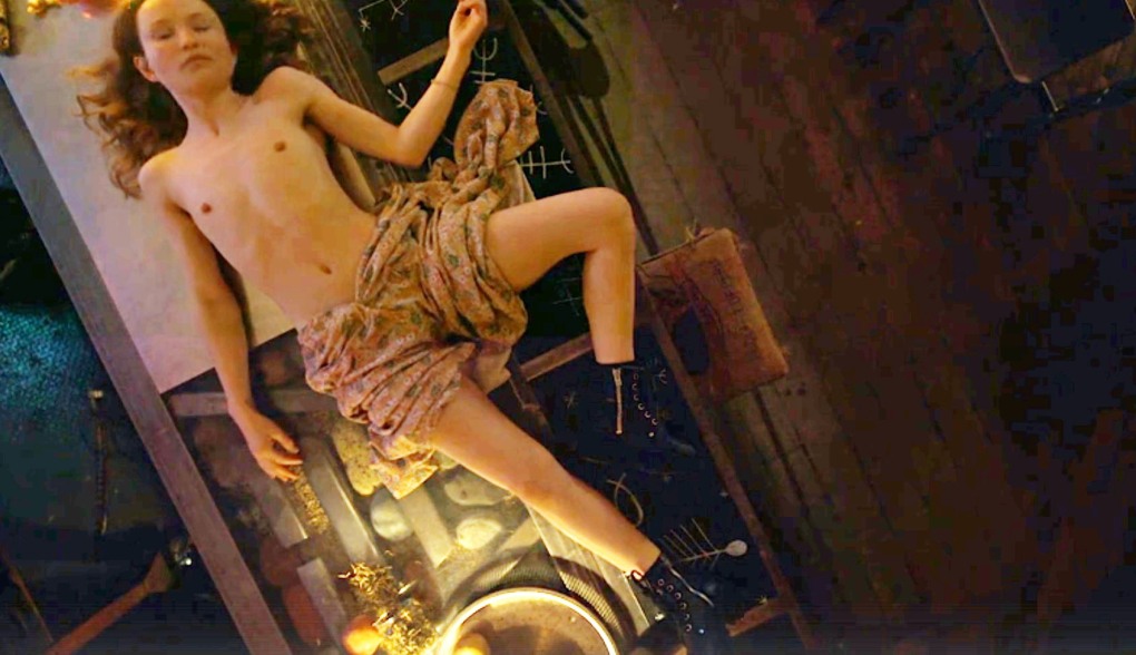 Эмили Браунинг спящая красавица 2011 sex