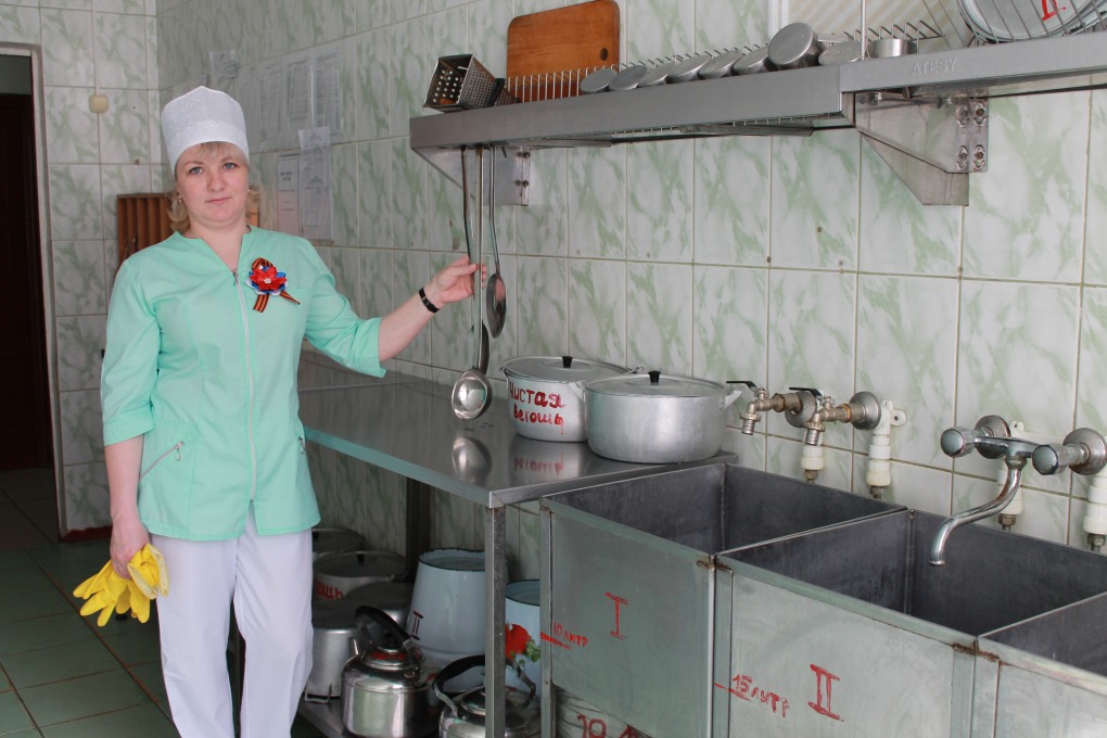 Спецодежда для посудомойщицы в столовой