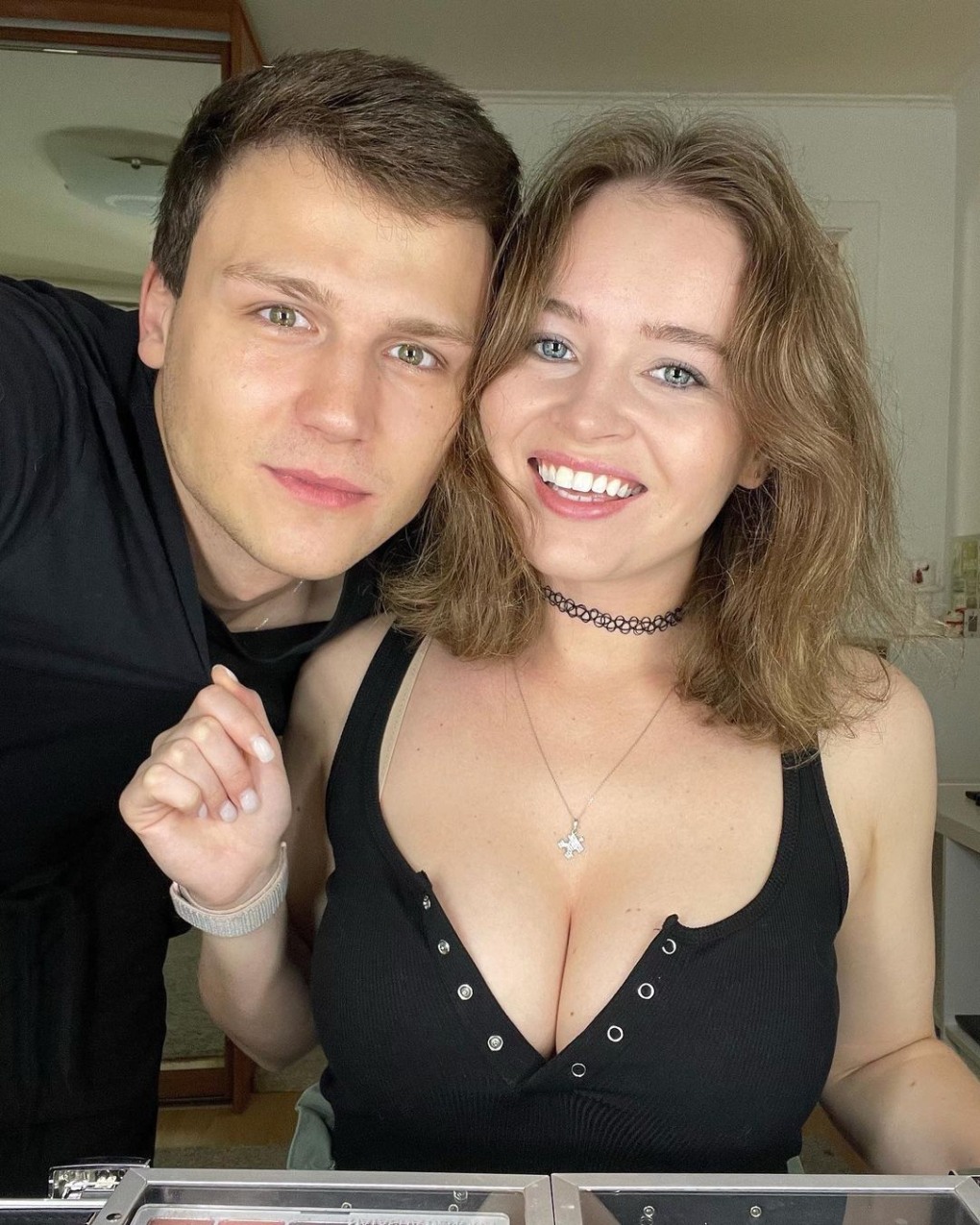 Полина Гренц в купальнике