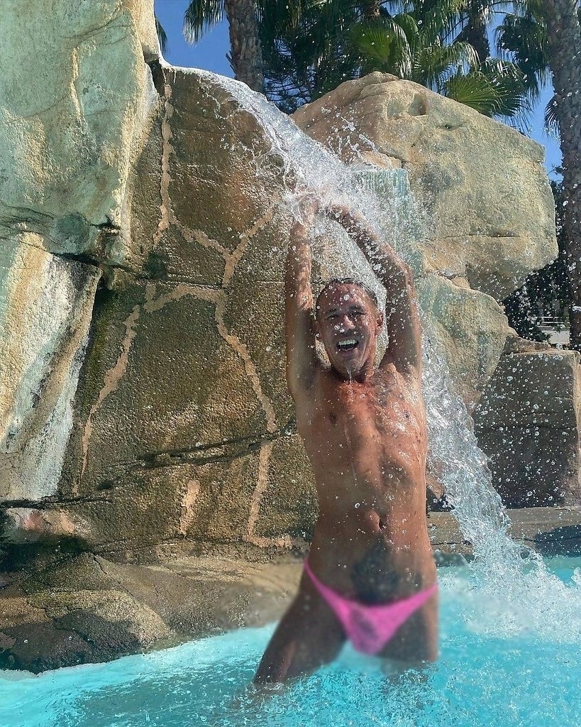 Панин на пляже