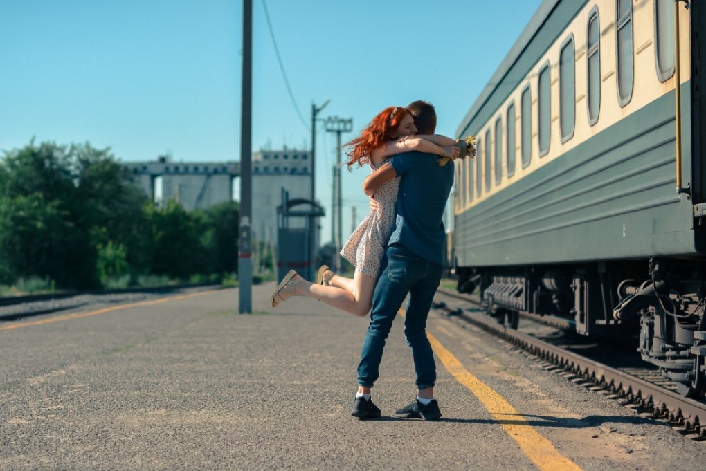 Офис брюнетки в чулках анал