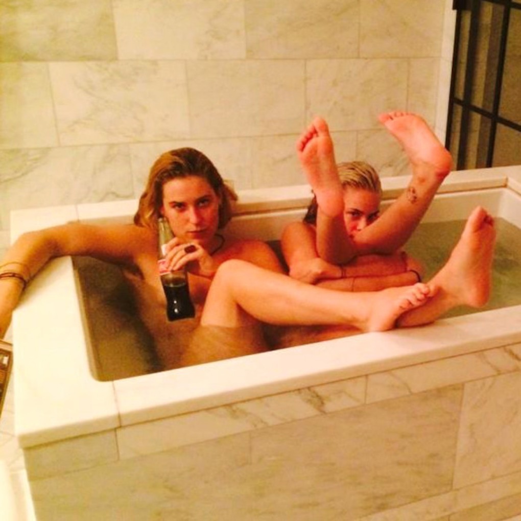 Дочь Брюса Уиллиса топлесс