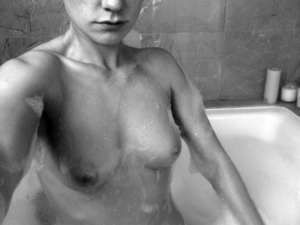 Анна Пэкуин голая фейк
