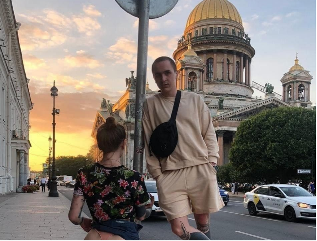 Зайка скучает