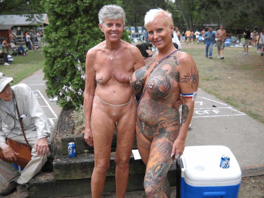 Nudes-a-Poppin’ Pagaent фестиваль