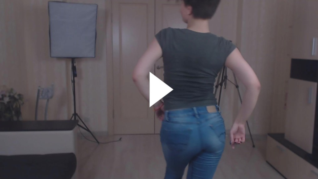 Angelina031 танцует