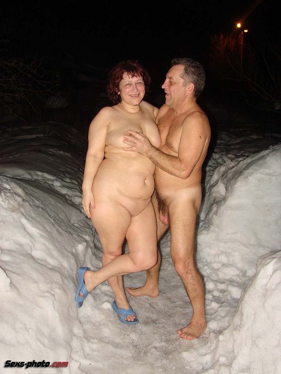 Голые зрелые пары в бане