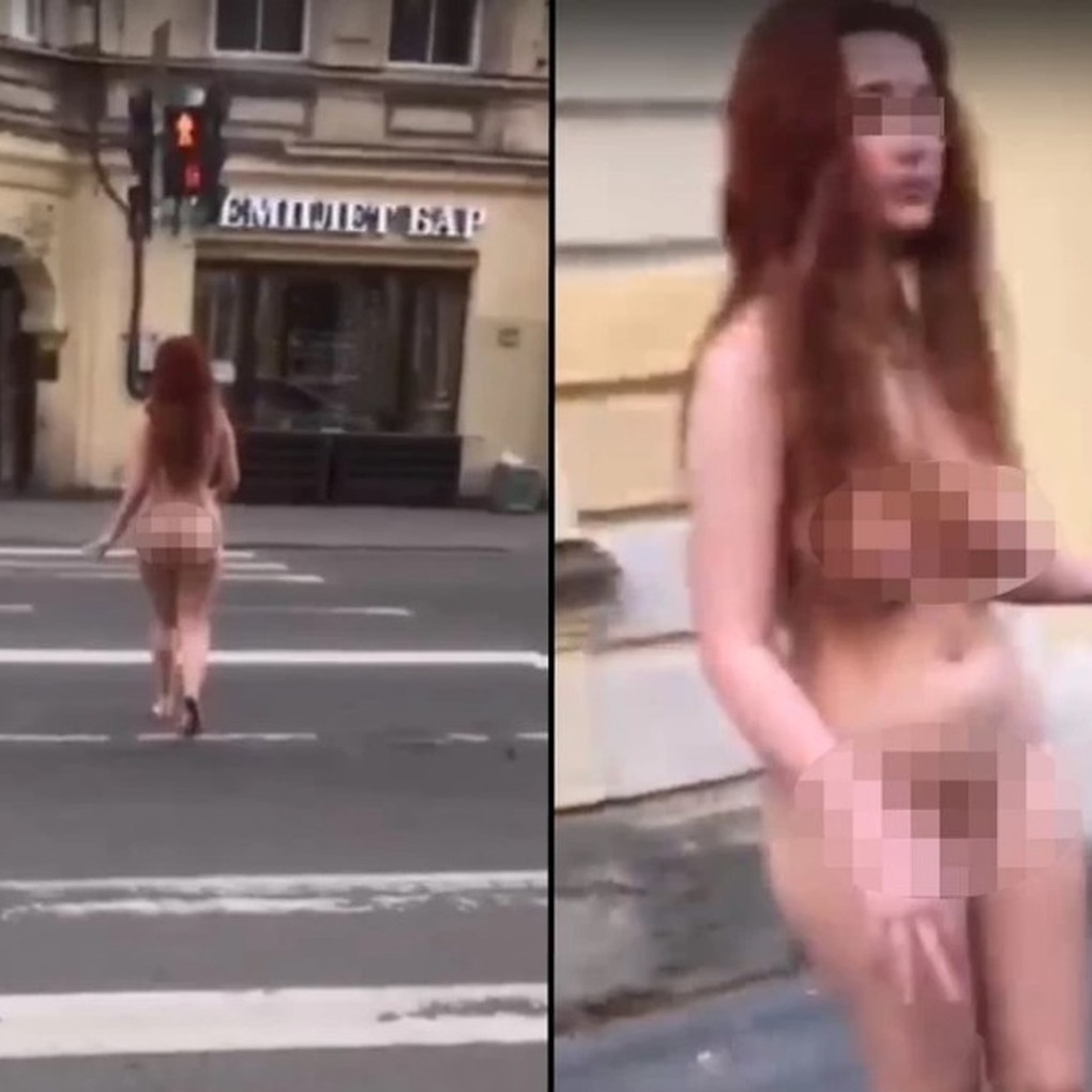 Девушки гуляют без трусов