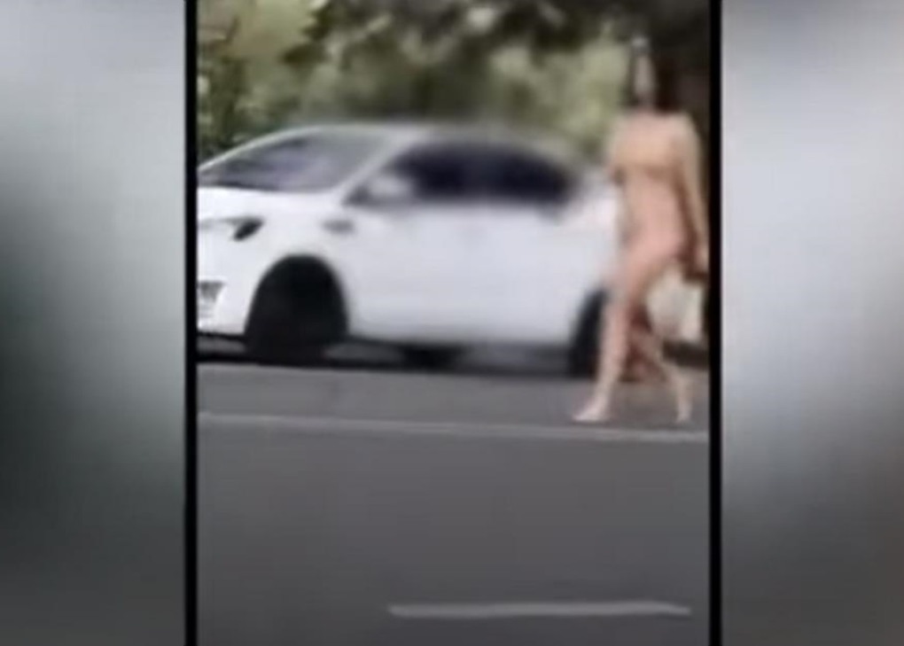 Naked News Виктория Синклер