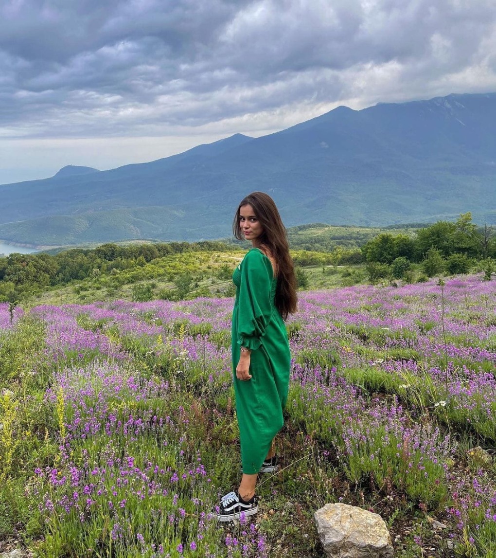 Мила Сивацкая в купальнике Гранд
