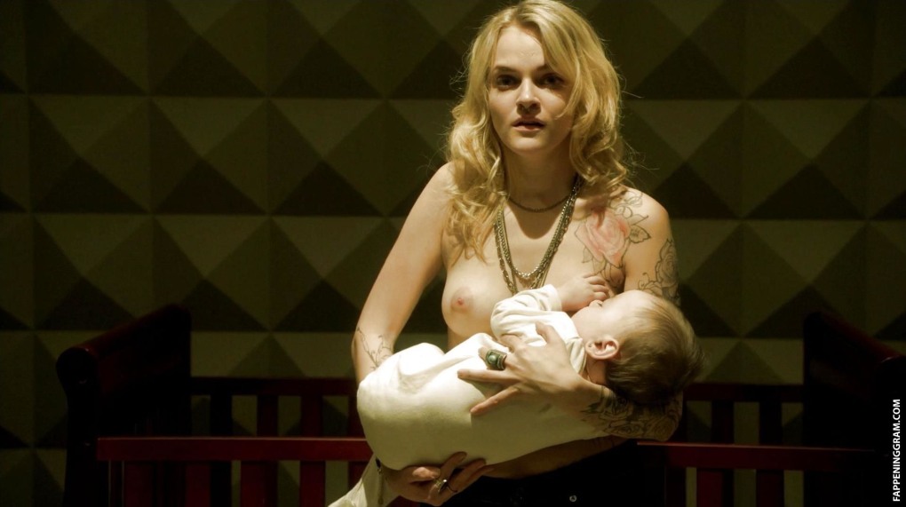Голая Мадлен Брюэр Madeline Brewer
