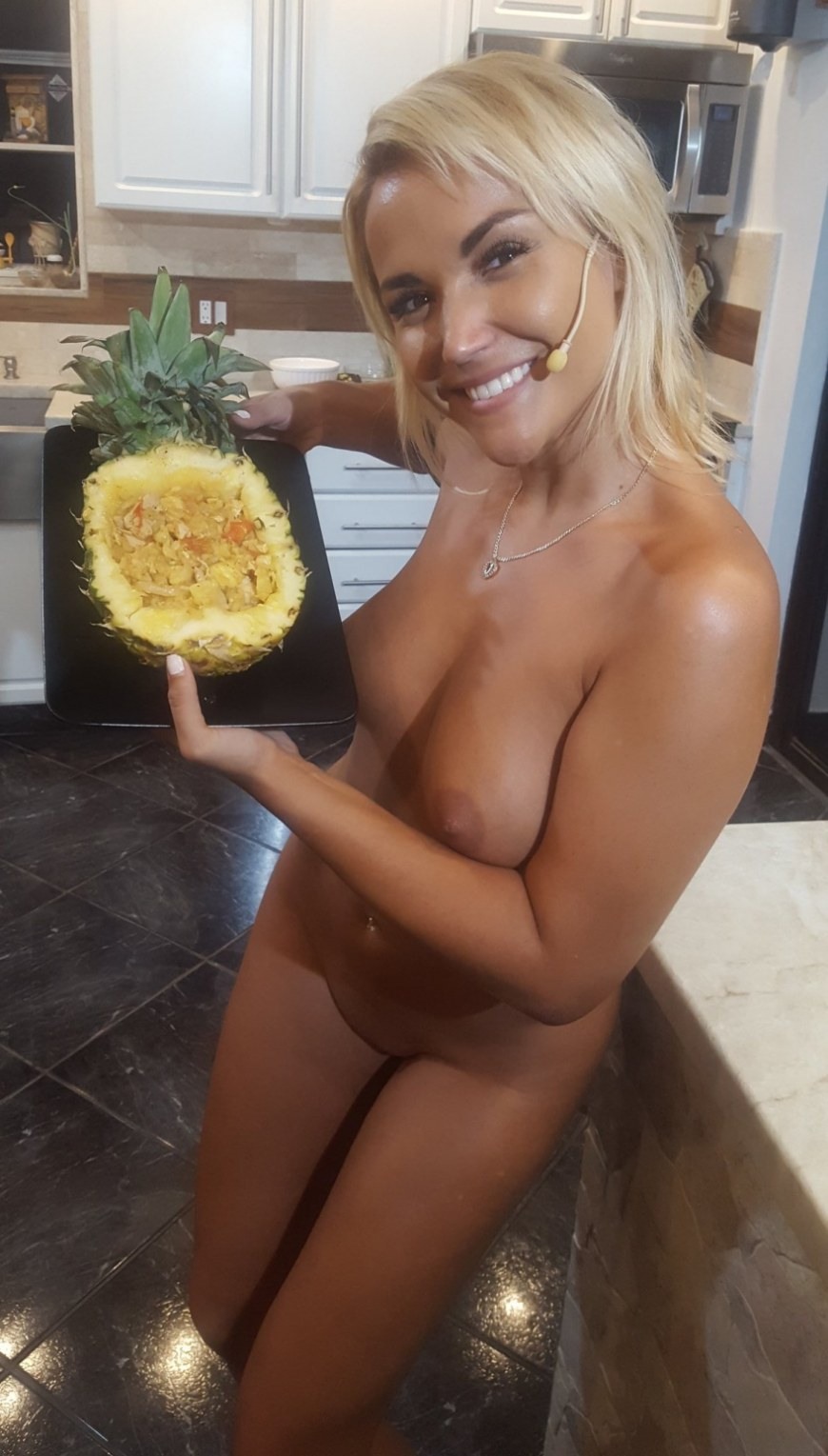 Дженни скордамаглия голая кухня