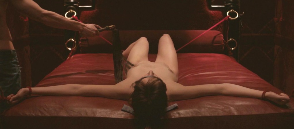 Дакота Джонсон из 50 оттенков bdsm
