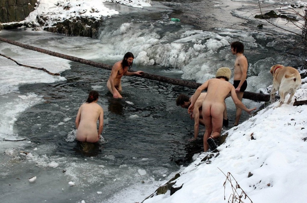 Купания женщины голые моржи