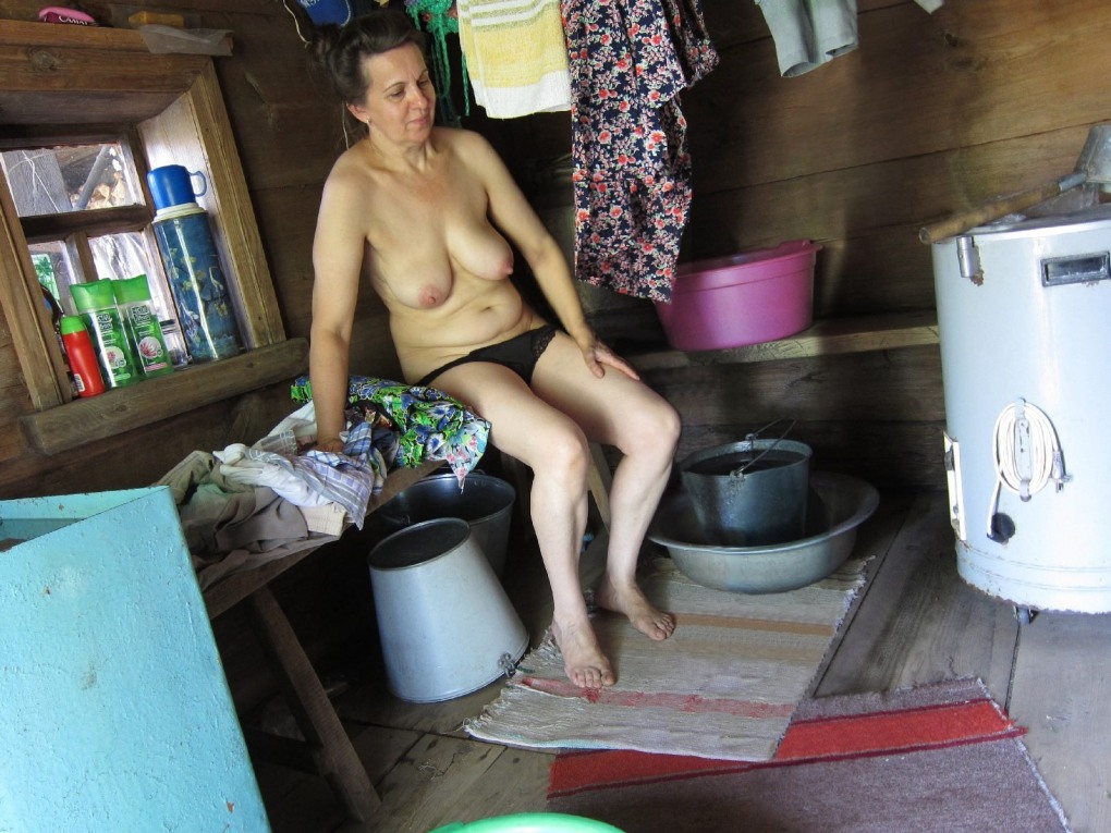 Голые зрелые бабы в бане