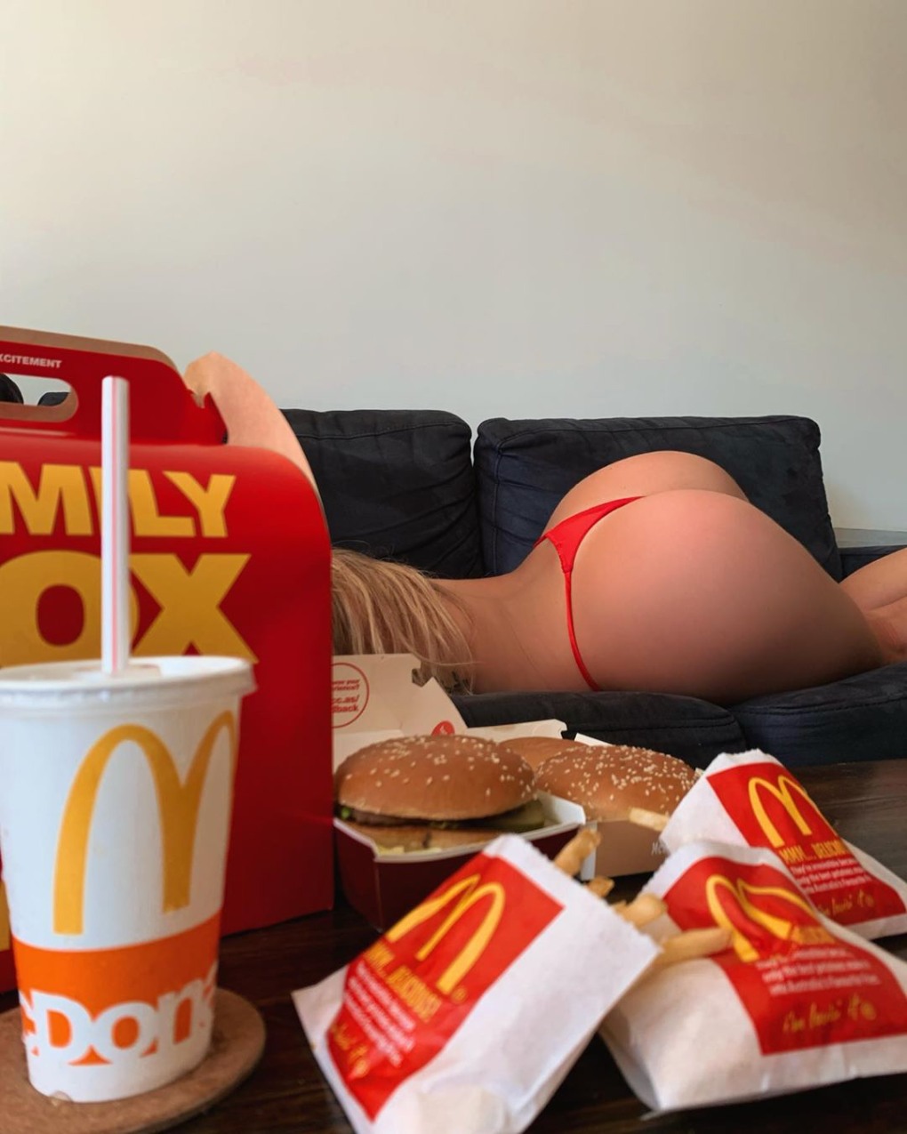Японский Макдоналдс xxx
