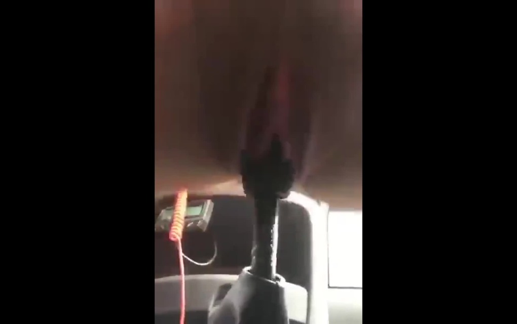 Насаживается на рычаг КПП